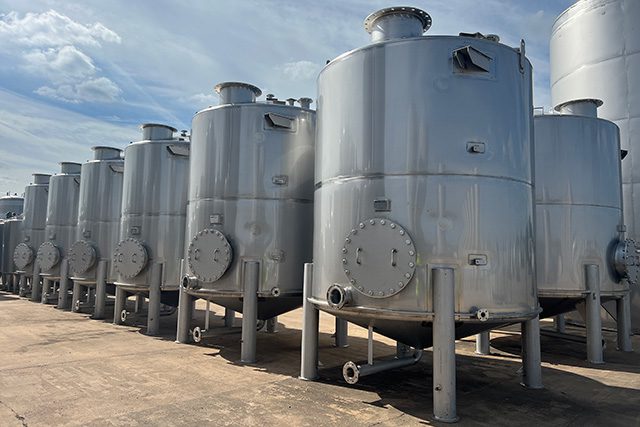 Photograph of multiple 7-off vessels