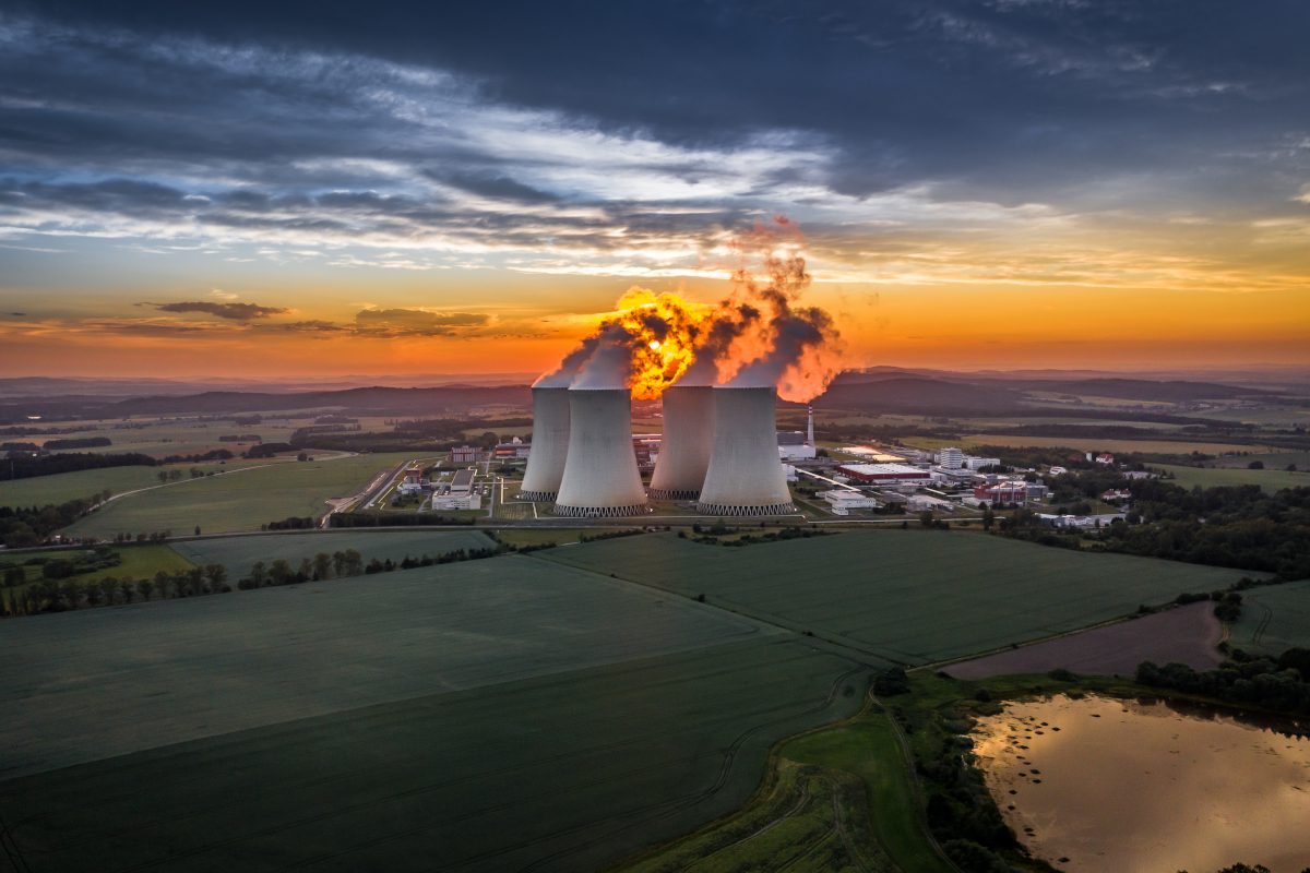 nuclear-power-plant-in-Czech-Repbulic-in-Spring-2003