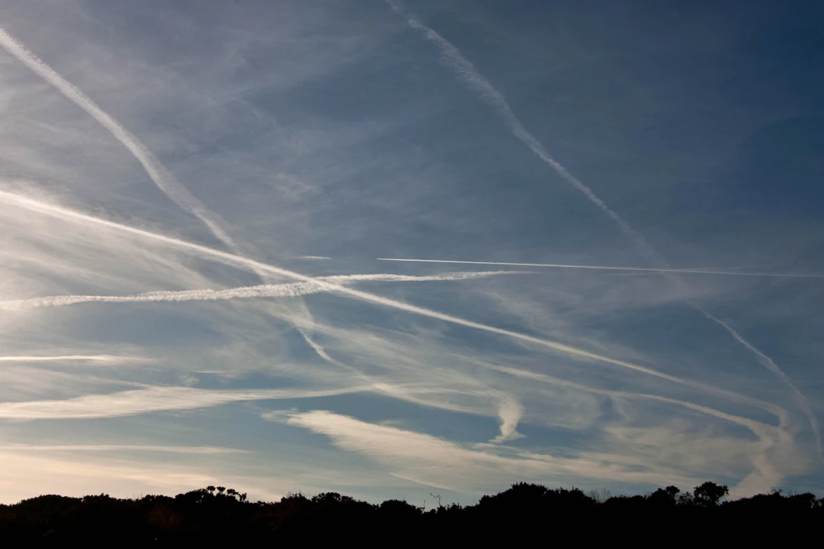 contrails
